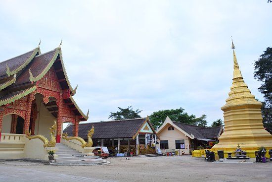 Wat Phra That Doi Chom Thong
